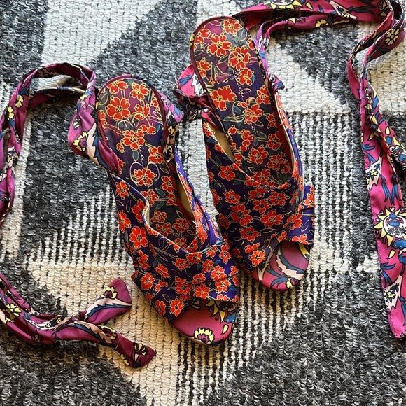 Jessica Simpson Jestella Knotted Scarf Tie Pumps - Picture 3 of 12